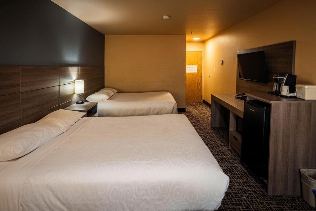East Kootenay Hotel | Ramada by Wyndham Cranbrook