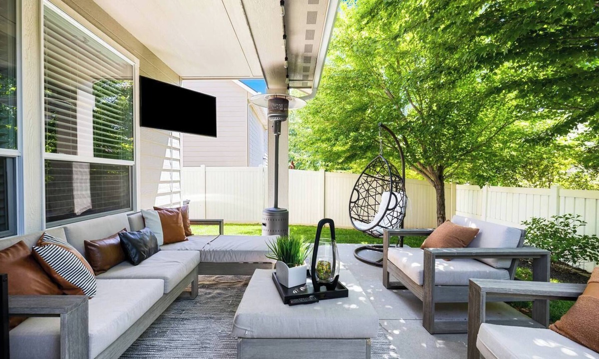 Northwest Boise City House | Relax and recharge at this luxury Boise retreat featuring a private hot tub, sauna, fire pit, game room, and Peloton. Perfect for families, groups, and weekend getaways, this spacious 4-bedroom home comfortably sleeps 9 and is conveniently located.