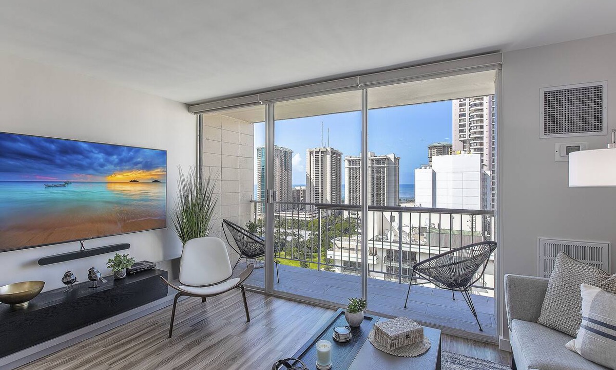 Waikiki Condo | Renovated 1 Bedroom W/Stunning Views, Parking, & Central Air