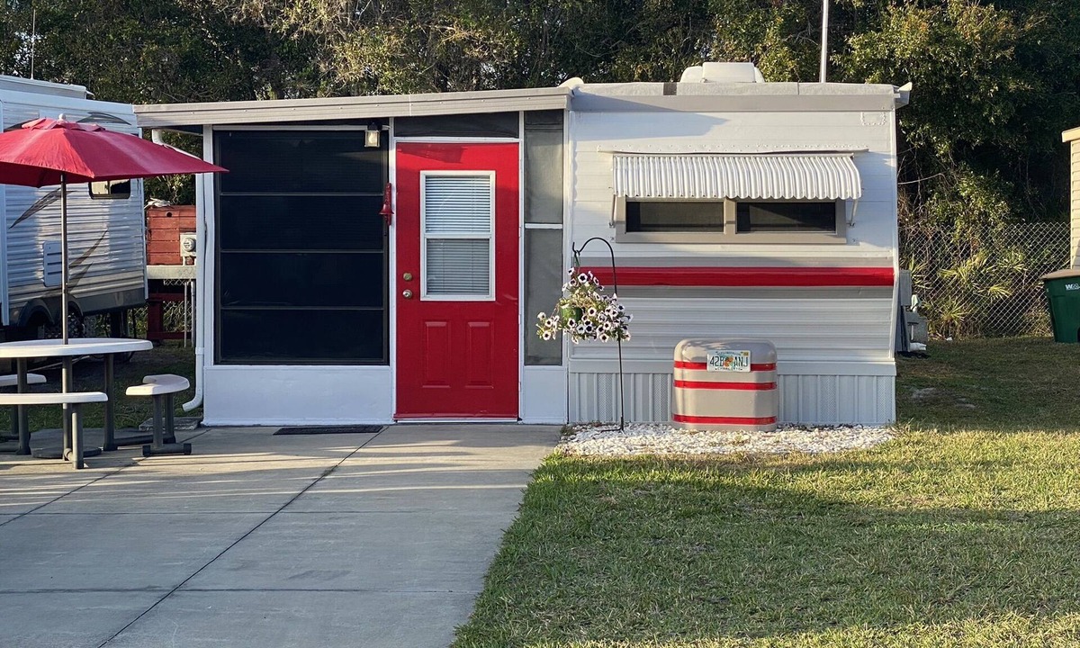 Punta Gorda House | Retro Inspired Gem in Senior Community, Pet Friendly, Pool, 55+ 2nd Guest 45+