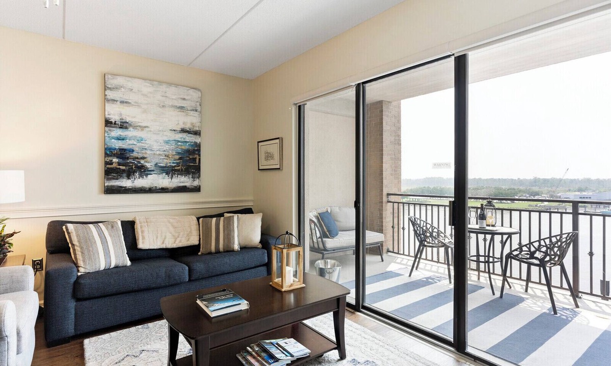 Downtown Wilmington Condo | Riverfront Condo in the Heart of Downtown