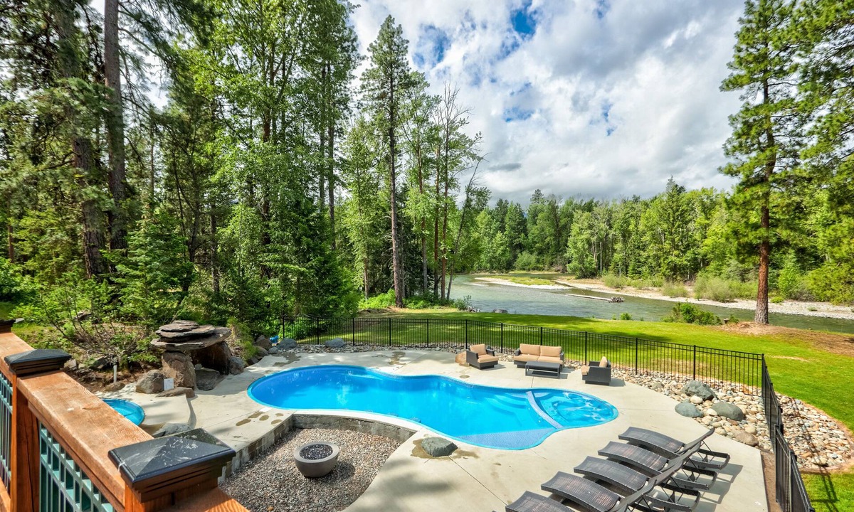 Cle Elum House | Riverfront Escape bordering Suncadia - Privacy with stunning views, Pool/Hot Tub