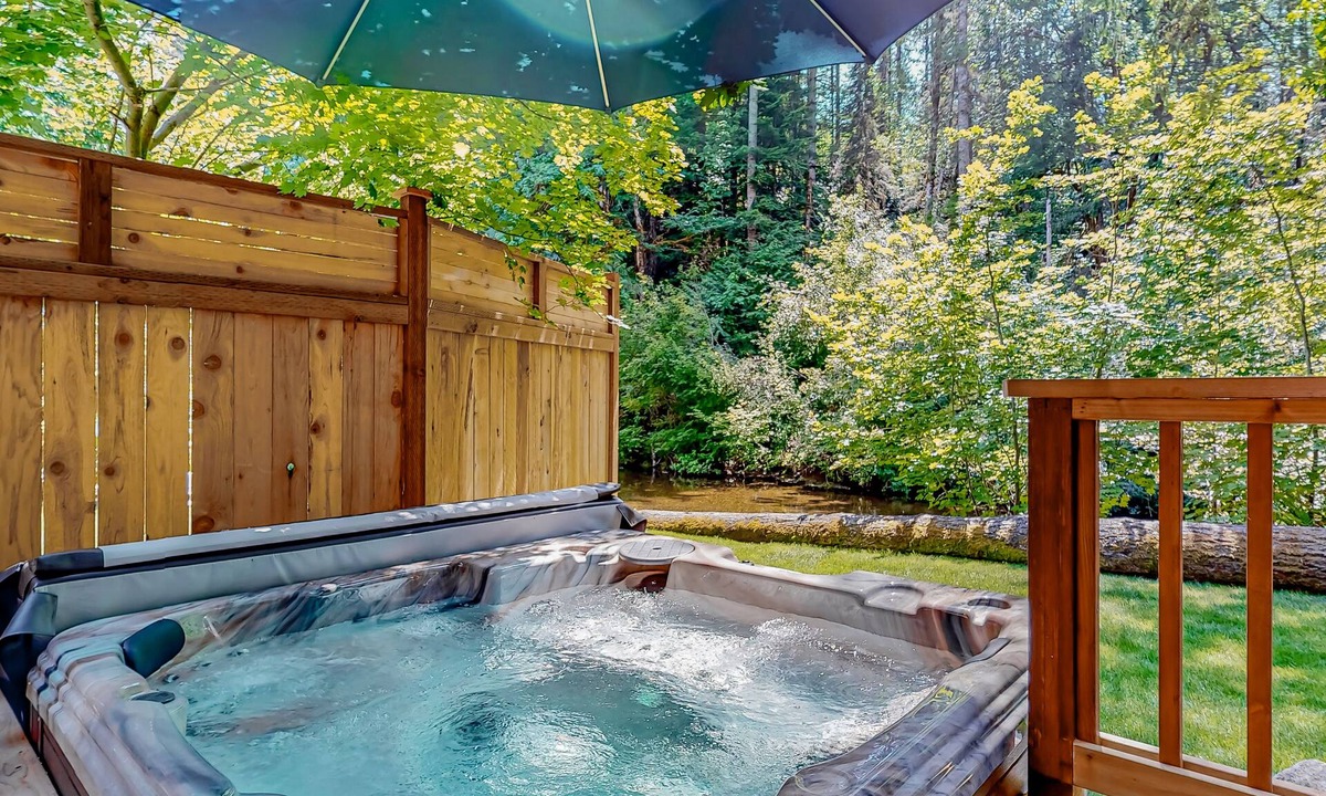 Mason County House | Riverfront property with three cabins, hot tubs, firepits, kayaks - beach access