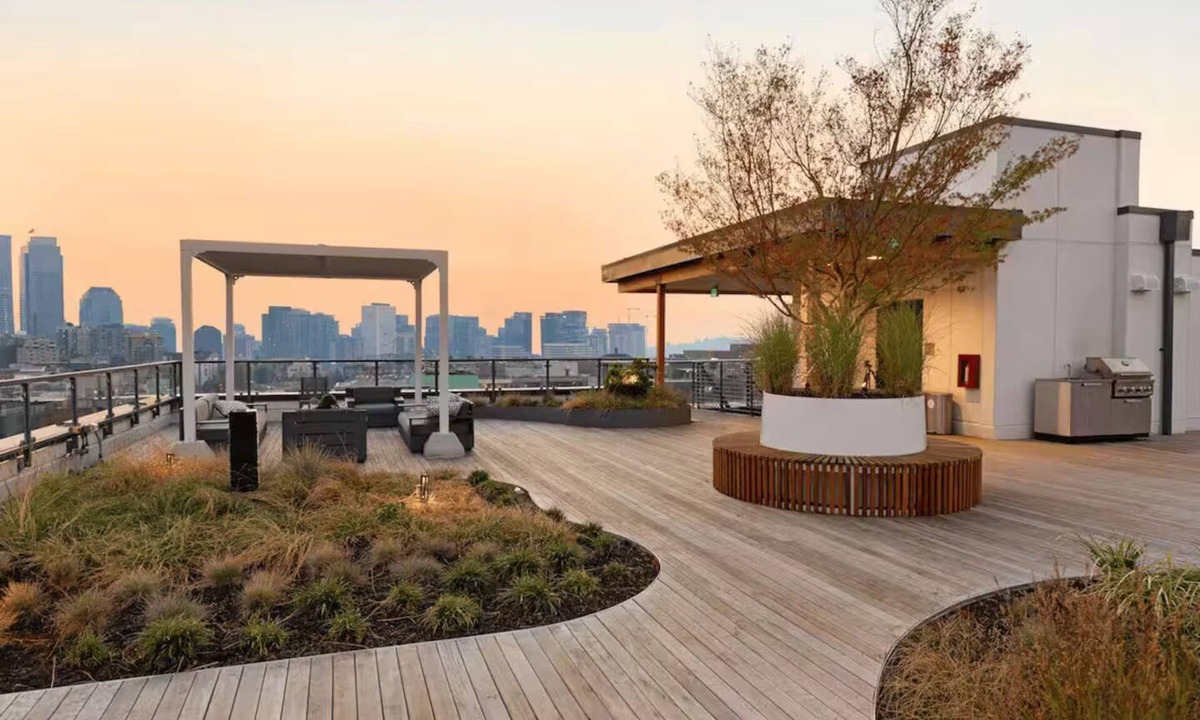 Broadway Hotel | Rooftop Views and Walkability - SOLIS Capitol Hill, Location, Location, Location