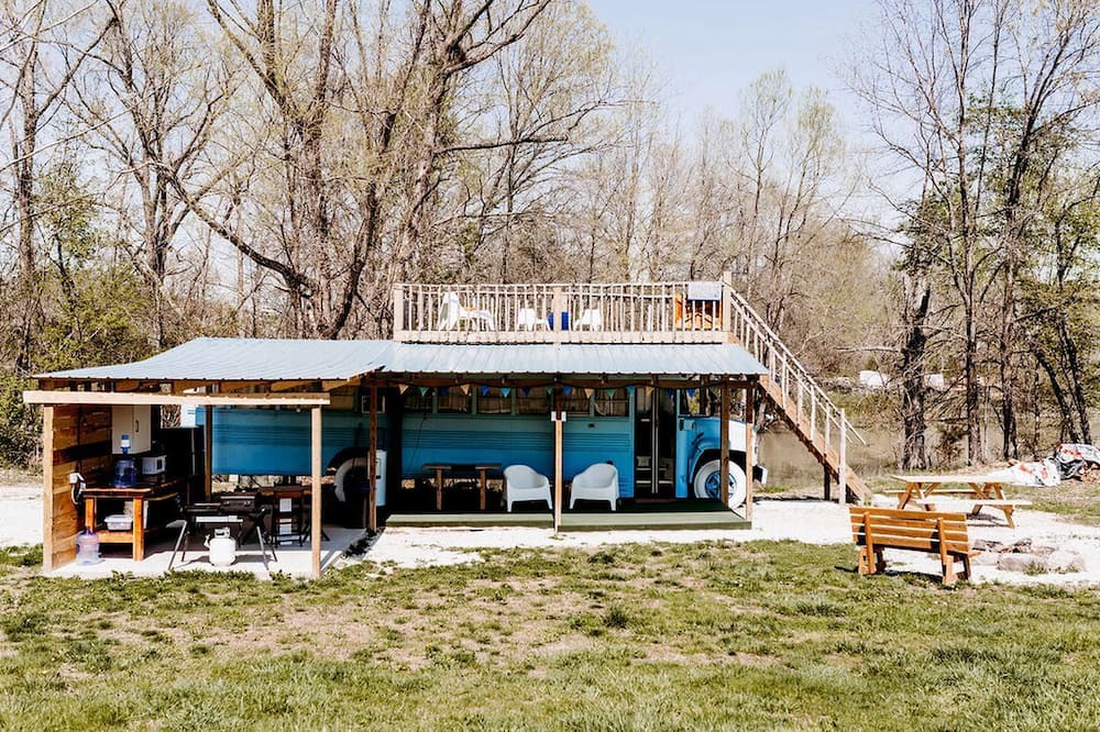 St. Clair House | Rustic Bus Accommodation Perfect for Glamping in Missouri