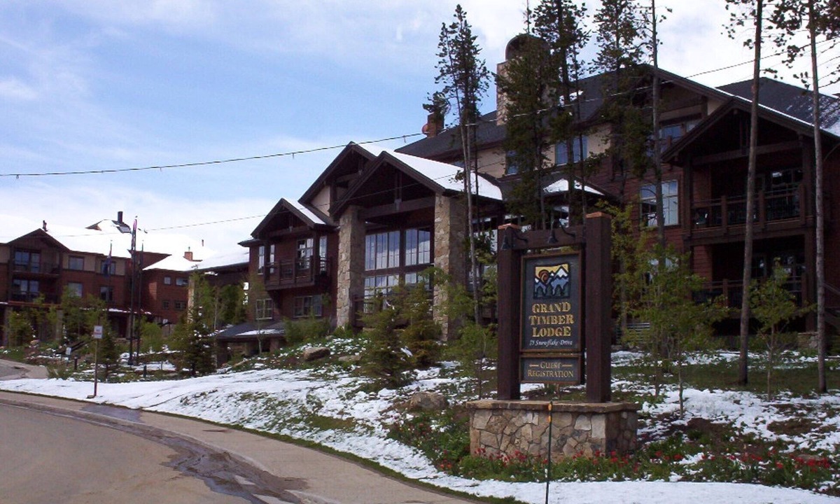 Four O'Clock Resort | !Sale! Ski New Years in Breckenridge, CO!
