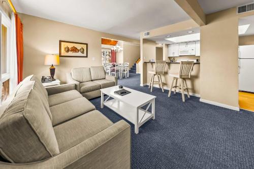 Fairfield Harbour House | Sand Castle Village Townhome-3BR Pool Hot Tub & Resort Access