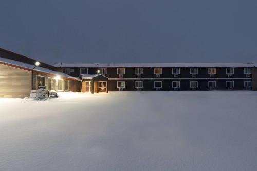 Sauk Centre Hotel | Sauk River Inn & Suites, a Travelodge by Wyndham