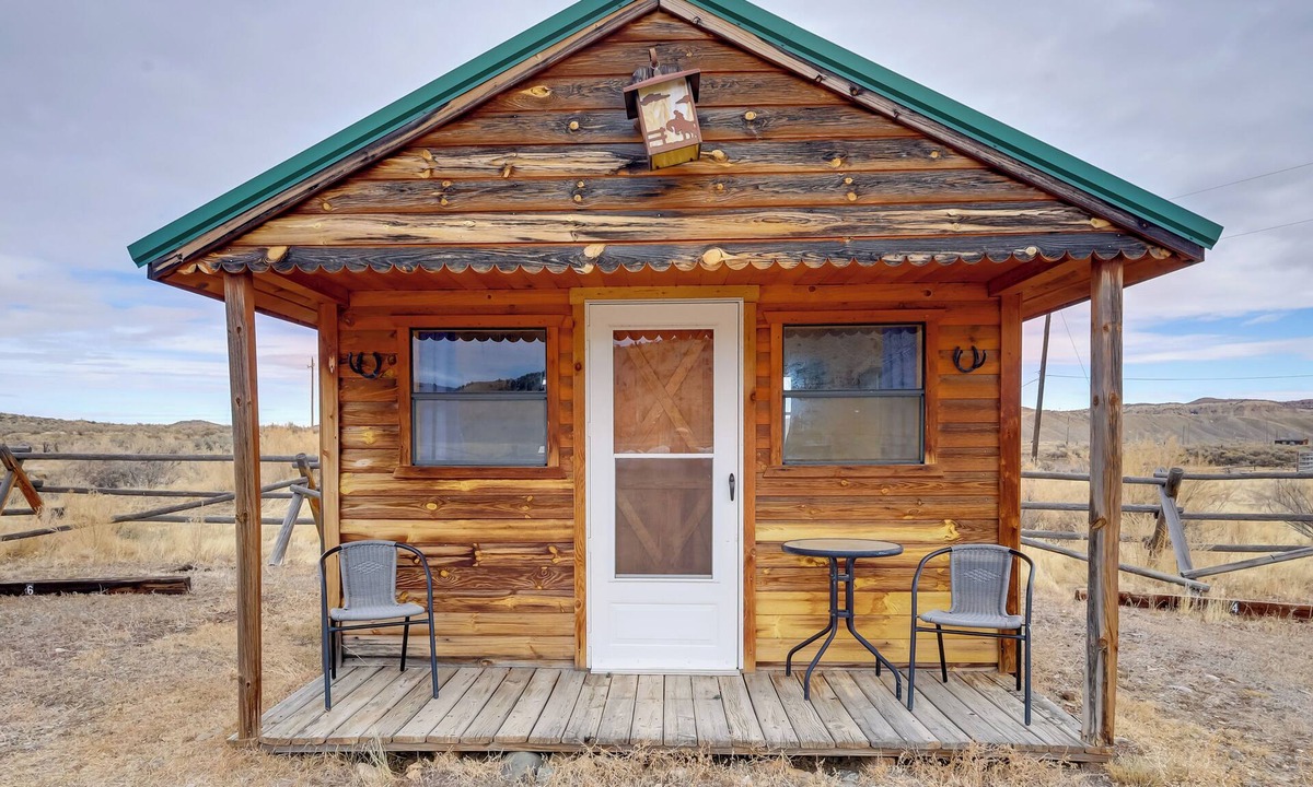 Thermopolis Apartment | Scenic & Unique Country Retreat in Thermopolis!