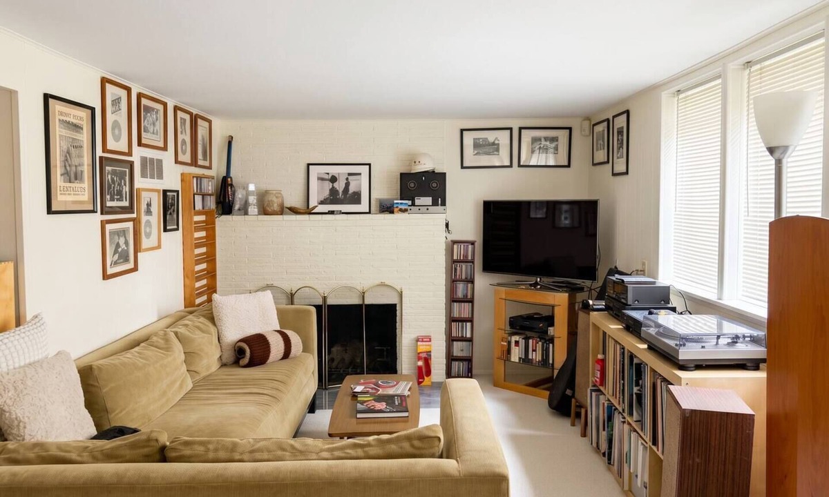 Mid-Beacon Hill Apartment | Seattle HiFi Hideaway | Music & Art Lovers` Dream