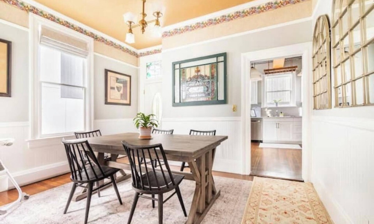 Old Ballard House | Seattle's Historic Ballard Luxury 4 BR 3.5 bath