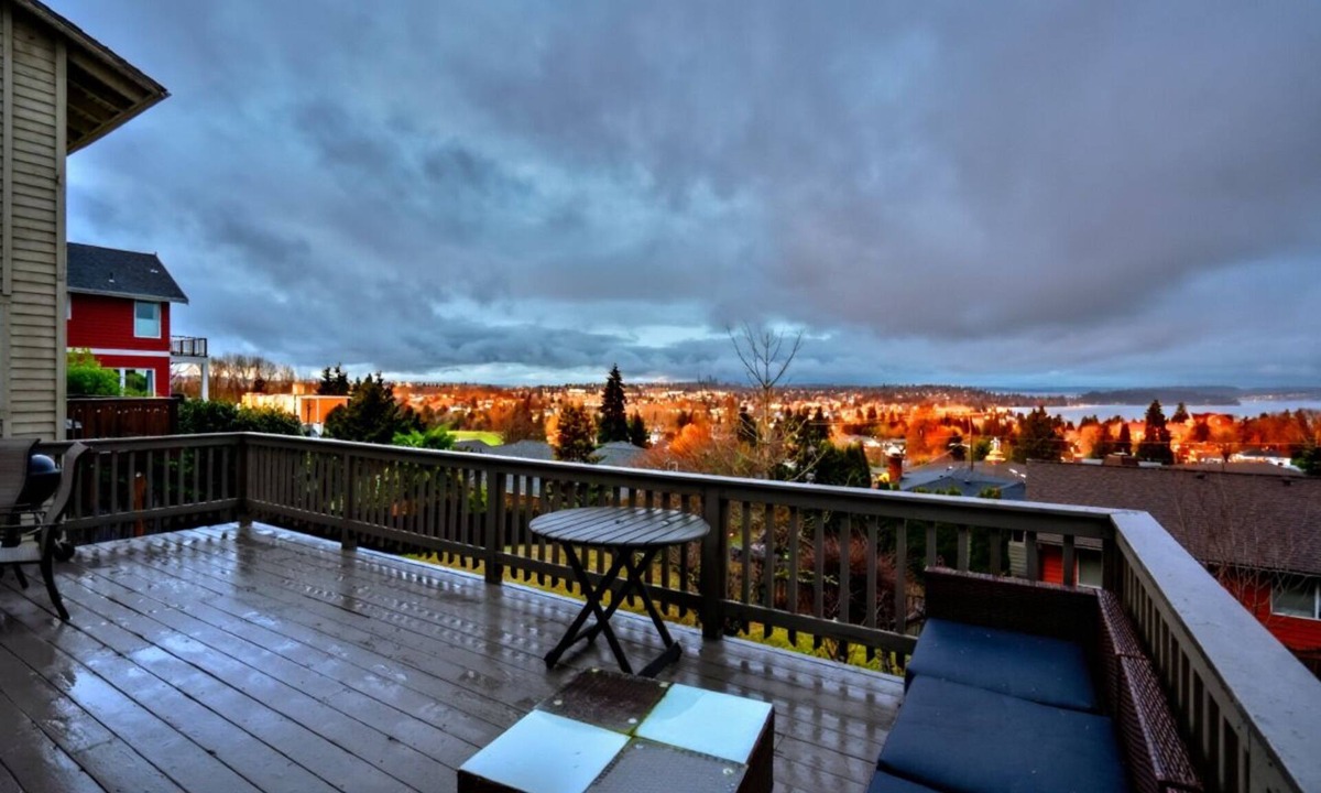 Rainier Valley House | Seattle View Skyline and Water Modern 4BD 3BA