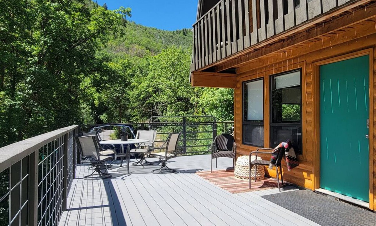 Midway Cabin | Secluded Mountain Property