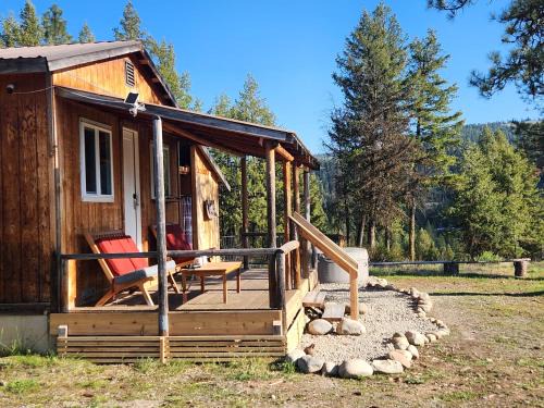 Republic House | Secluded Mountaintop Cabin on 13 acres overlooking Republic and Kettle Range