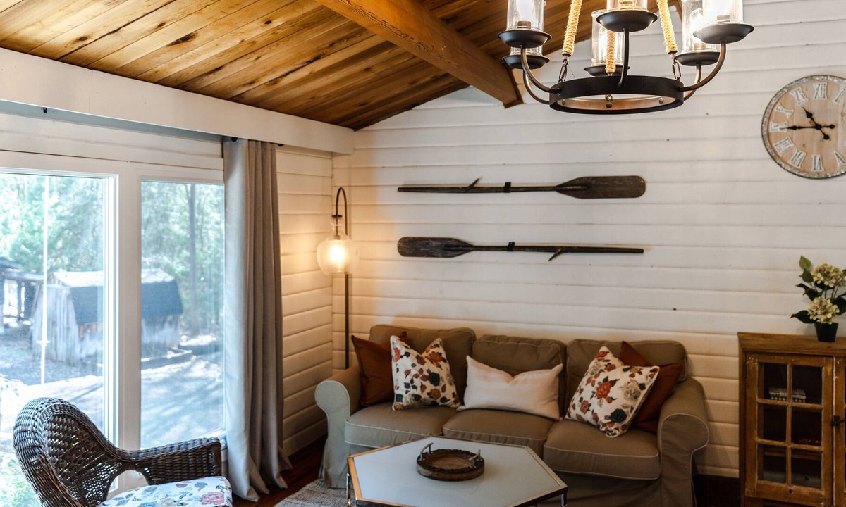 Ramara Cottage | Secluded Riverfront Cottage