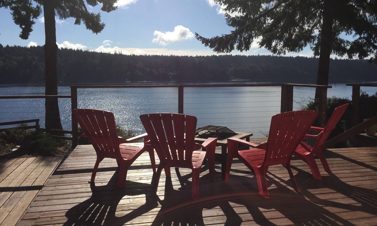 Lakebay House | Secret Island Beach House. Waterfront, Hot Tub, Kayak, SUPs, Fire Pit, View!