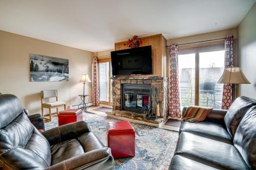 Wildernest House | Silverthorne Condo: New Pool & Hot Tub + Fireplace