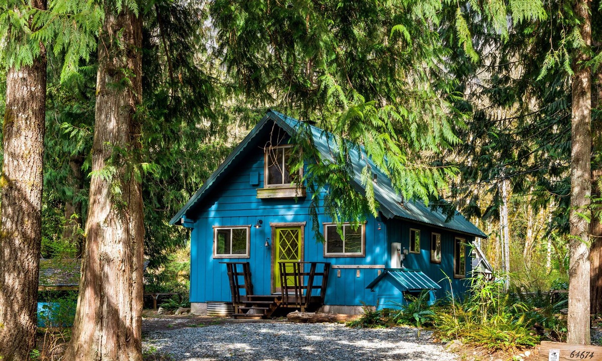 Baring Cabin | Sky Blue Cabin: Your happy place on the Skykomish HotTub River WiFi