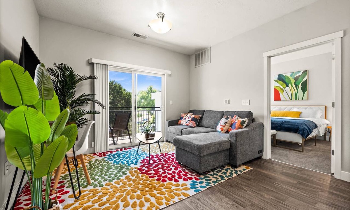 Fairpark Apartment | SLC - Convention - Delta Center - Airport - Hot tub