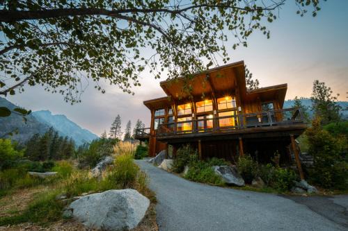 Leavenworth Resort | Sleeping Lady Mountain Resort & Spa