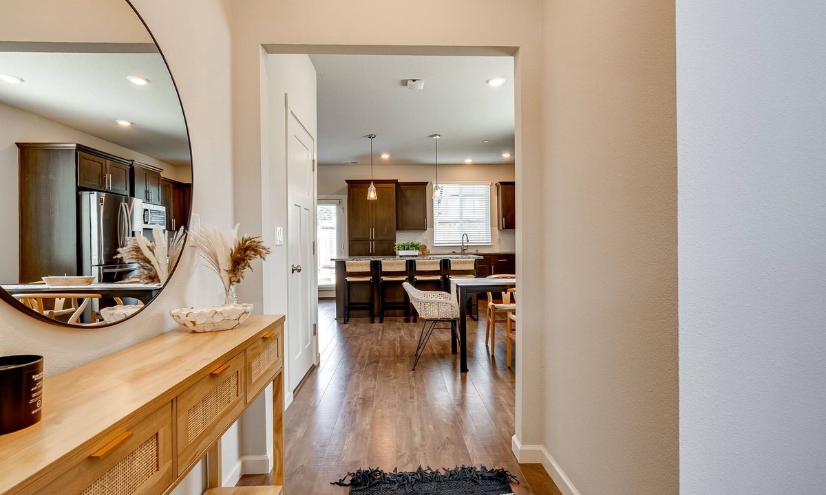 Carver House | Soak, Swing & Stay a While
