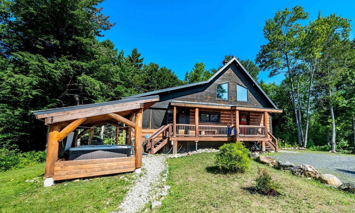 Mauricie Ski Chalet | Spa & Billard and Lake Access | Sylva sur le Lac