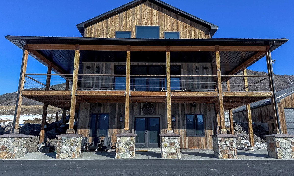 Irwin Cabin | Spacious 10 bed cabin in delightful Irwin!