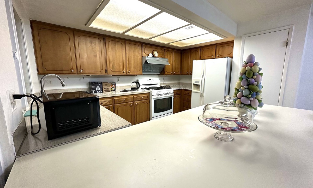 Kingsgate House | Spacious 4-Bedroom Peaceful House, Ample Parking, Near Microsoft & Google Campus