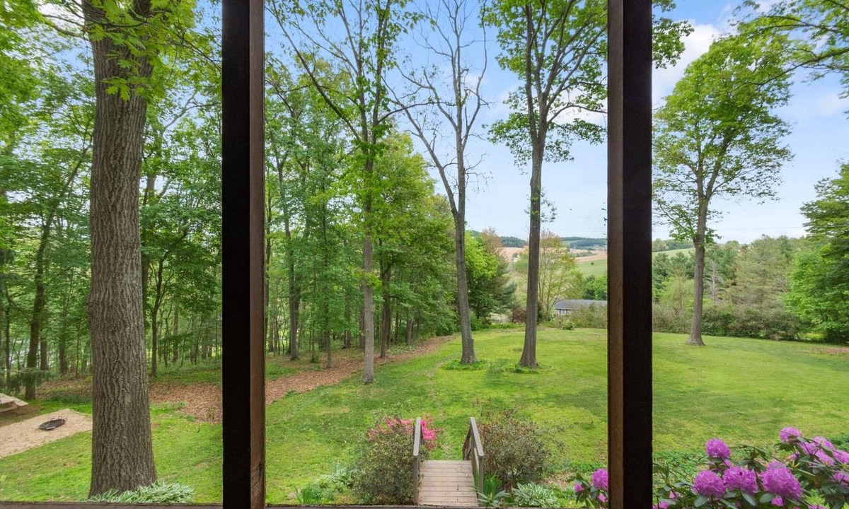 Millers House | Spacious & charming country home in Manchester, MD