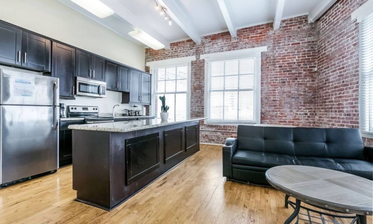 Central Business District Hotel | Spacious Condo Steps from French Quarter and Bourbon St