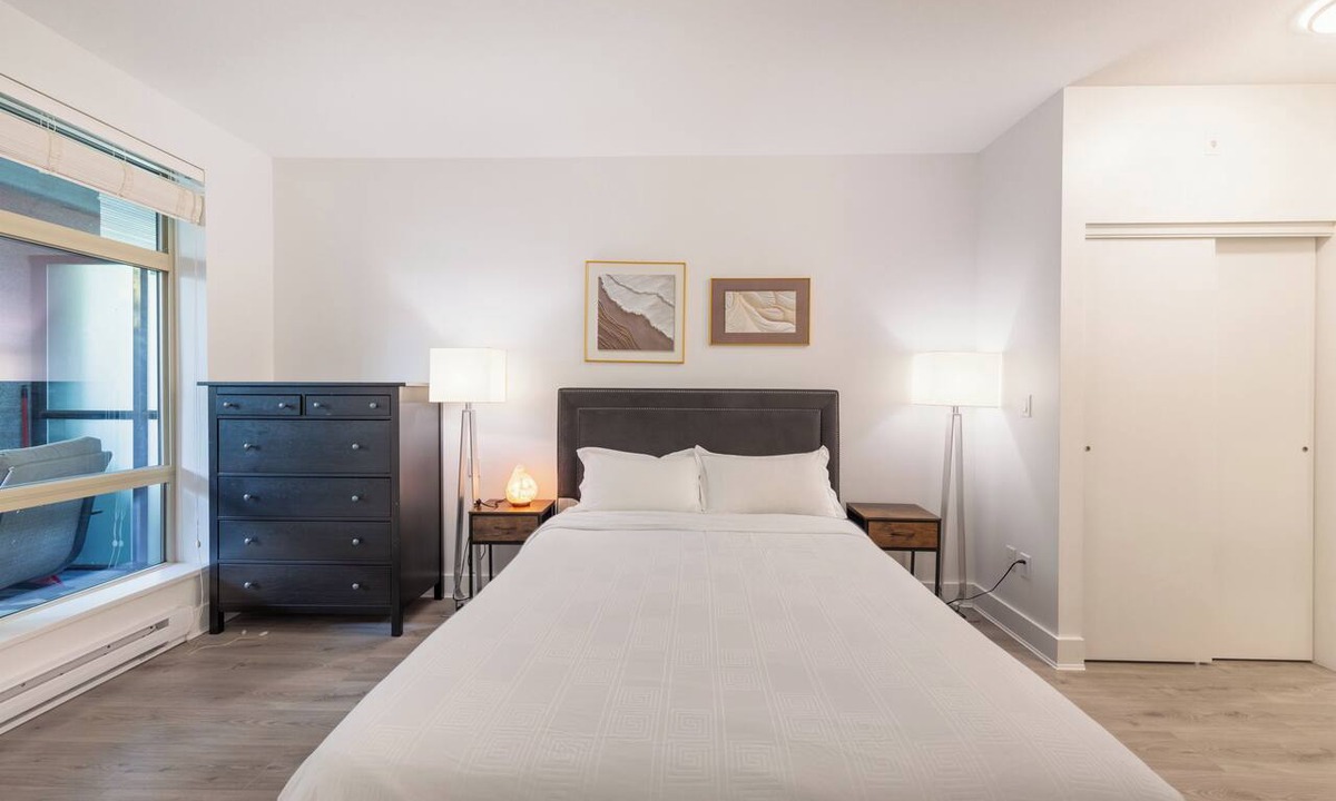 Vancouver Condo | Spacious Modern 3BR Condo on UBC Campus – Ideal for Families