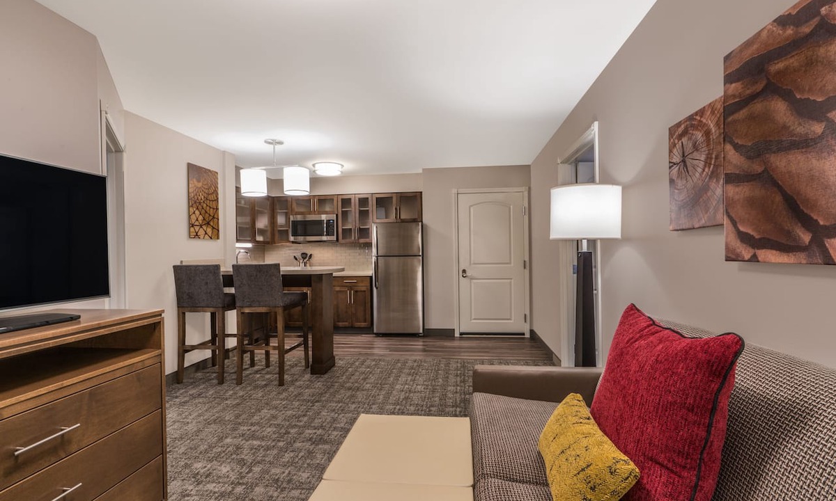 Midtown Anchorage Hotel | Staybridge Suites Anchorage by IHG