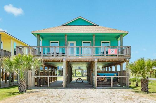 Surfside Beach House | Steps from the Jetty & Beach