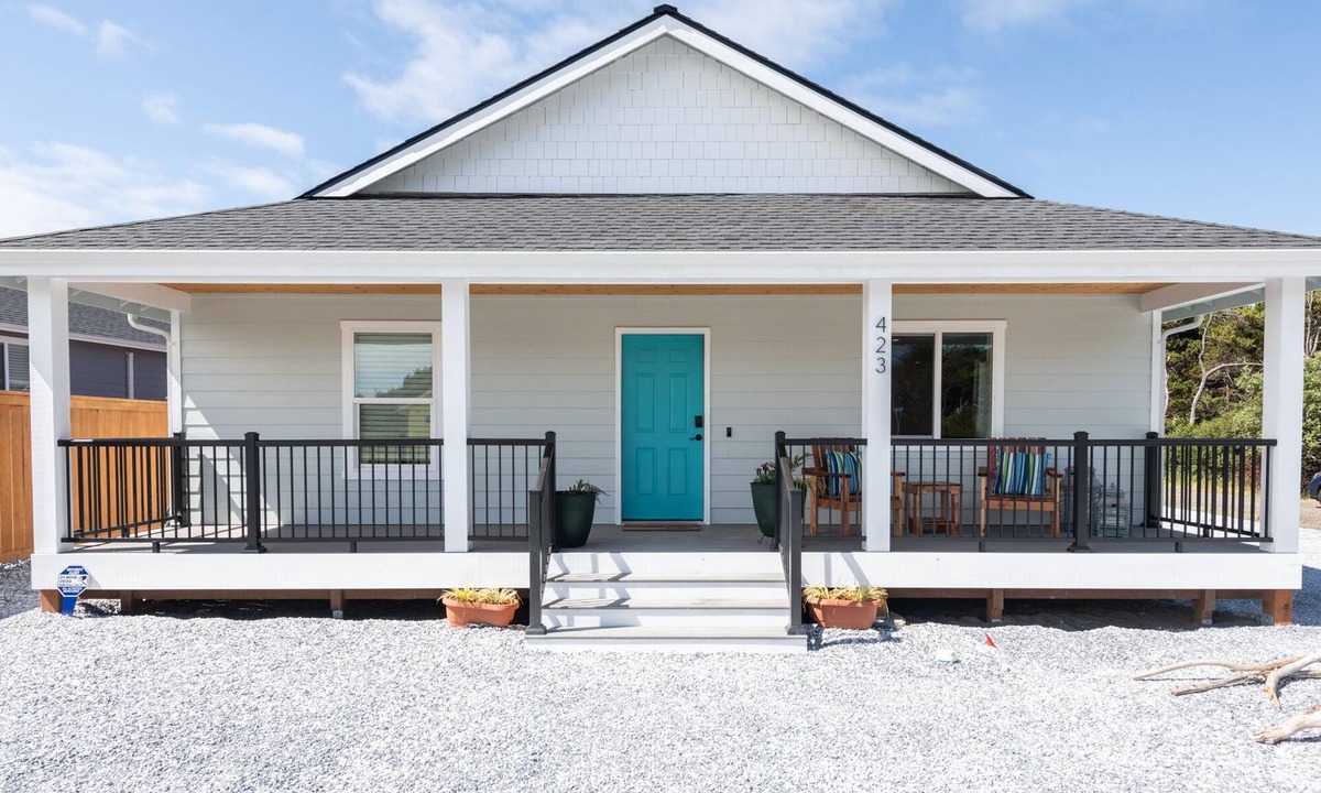 Westport House | Steps to Beach! New 3BR Home - AC- Hot Tub - EV Charger - Fire Pit