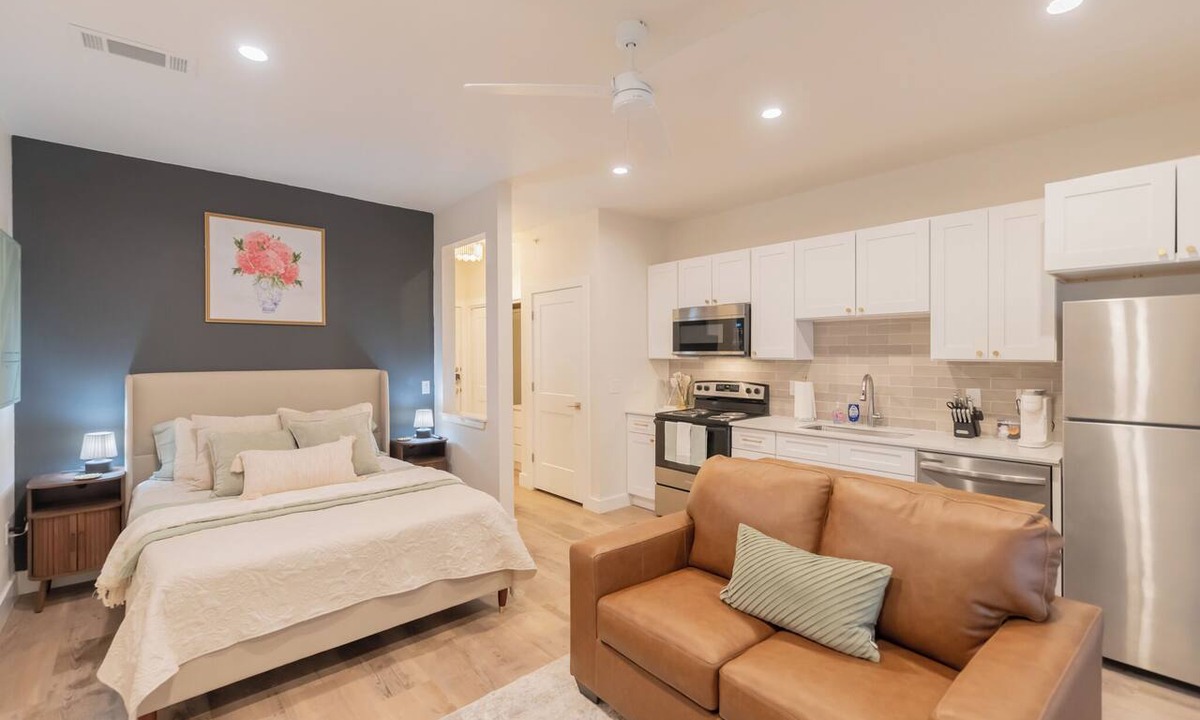 Stillwater Apartment | Studio 402 - Chic Studio Apartment