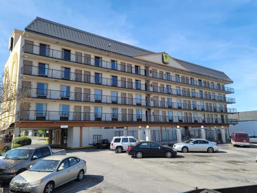 Decatur Hotel | Studio 9 Inn & Suites