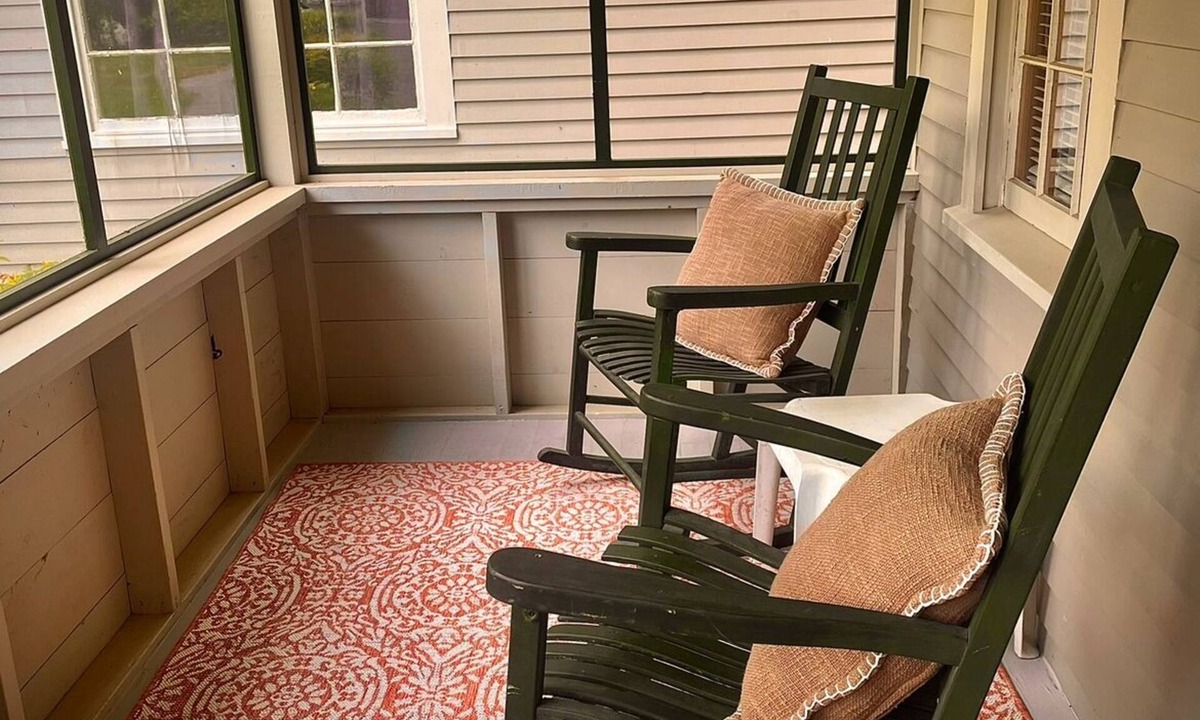 Bridgewater Cottage | Studio Cottage Getaway Blossoms Cottage #5