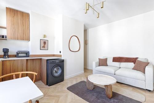 Riquet Stalingrad Apartment | Studio d'architecte Bellot Buttes Chaumont