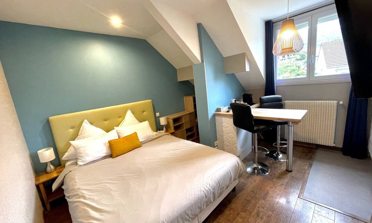 Brison-Saint-Innocent Apartment | Studio Ensuite Le Corsuet