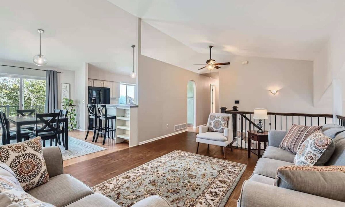 Broomfield House | Stunning 4 BDR Fully Furnished Home in Broomfield