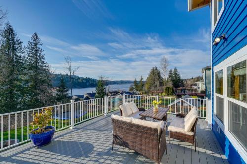 Big Lake House | Stunning Mount Vernon Home w/Big Lake Views!
