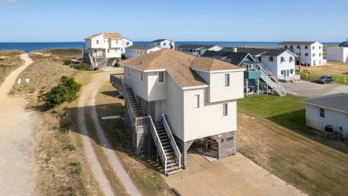 Kill Devil Hills House | Summer Nights 4 Bedroom Oceanside Home