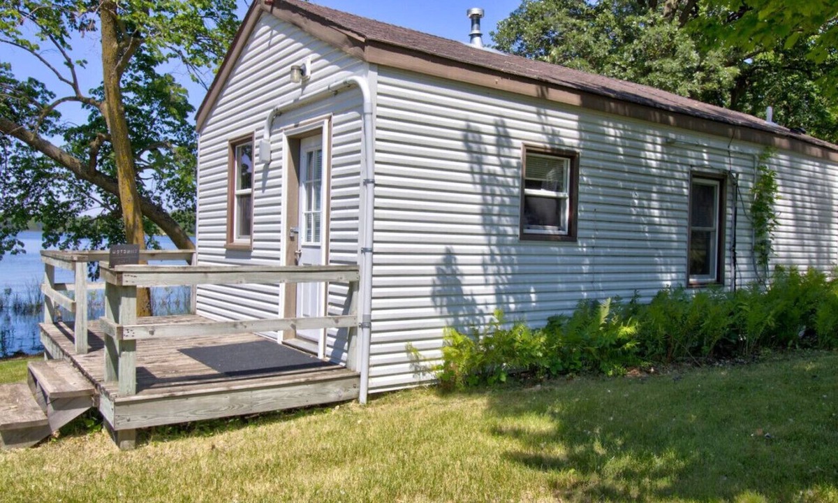 Clitherall Cabin | Sunfish Cabin - Lakefront | Kayak| Families, Pets | Legacy Lakeside Resort