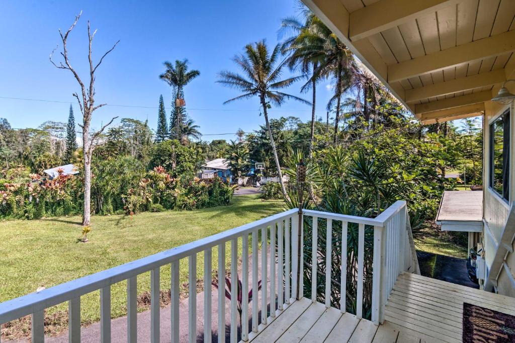 Kapoho House | Sunny Pahoa Retreat: Snorkel, Hike & Shop!
