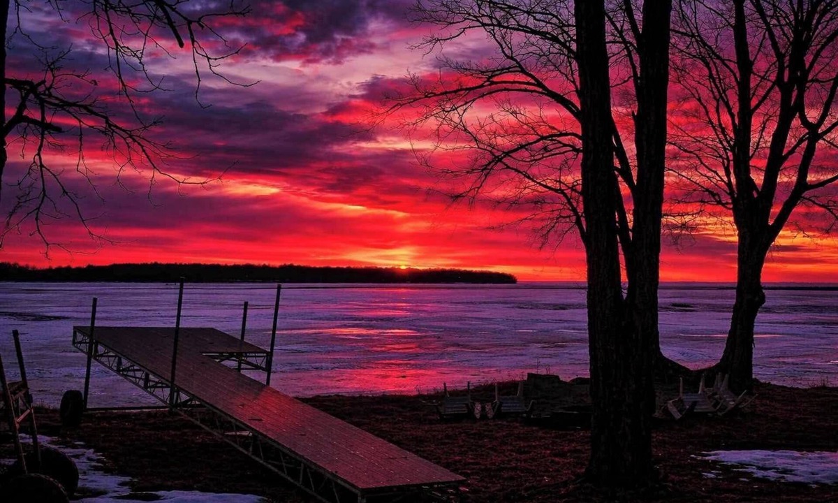 Isle House | Sunset Harbor Retreat,3 bed, 2 bath w/private launch and dock in charming Isle