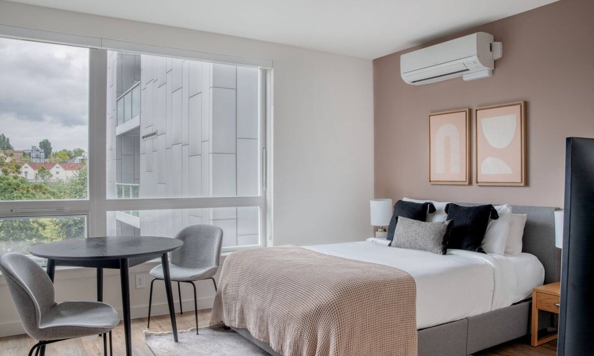 Broadway Apartment | Superb Capitol Hill Studio w/Lounge, BBQ & W/D, nr Park, by Blueground