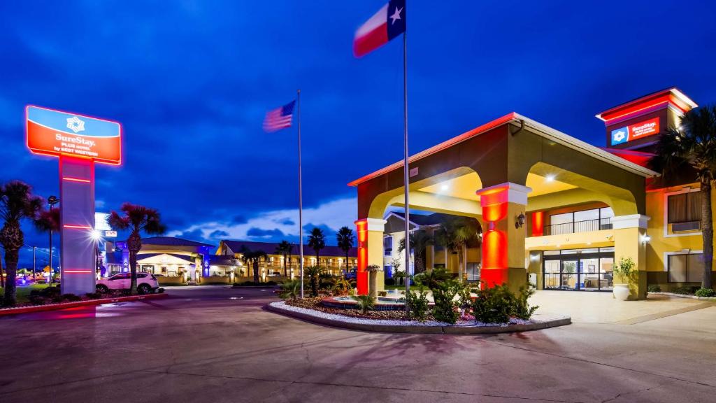 Alvin Hotel | SureStay Plus Hotel by Best Western Alvin