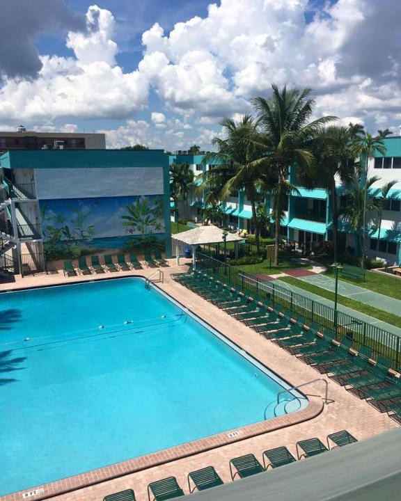 Lauderdale-by-the-Sea Apartment | Surf Rider Resort