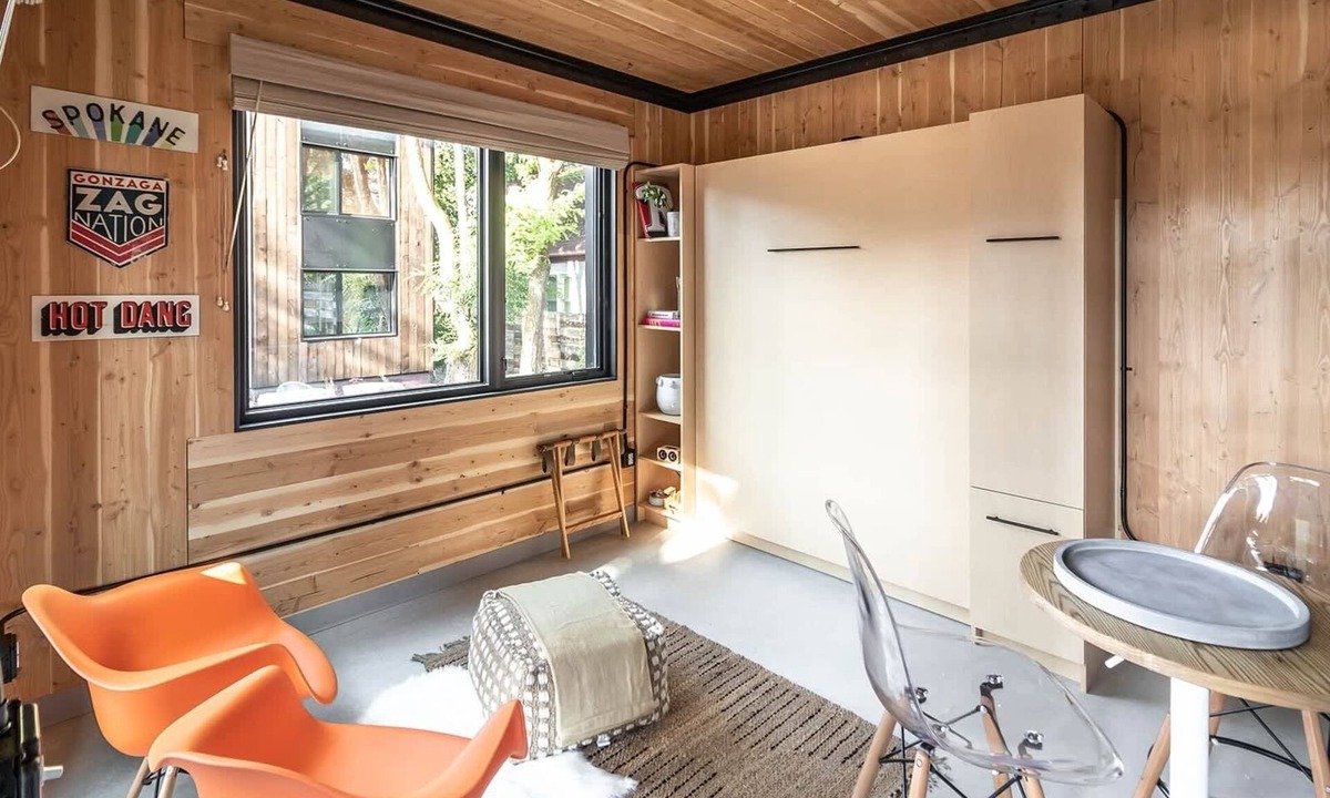 South Perry District Apartment | Sustainable Stay at BlockhouseLife! with Wifi