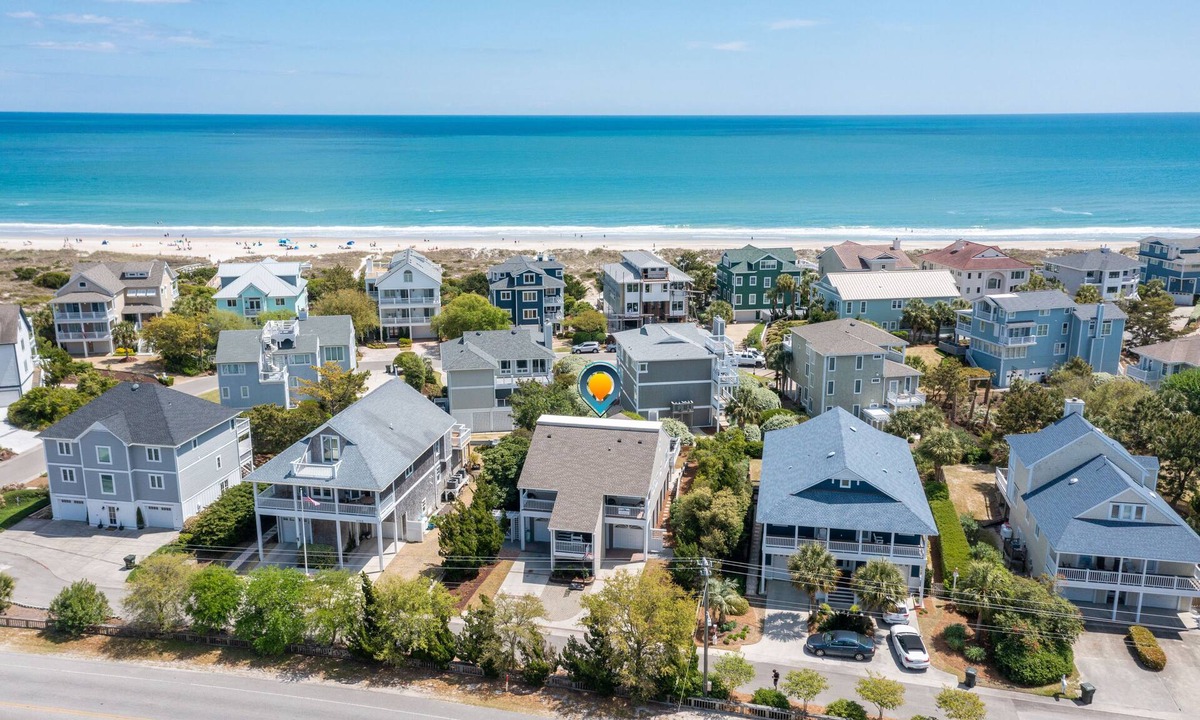Shell Island House | Take in the salt air this family getaway!